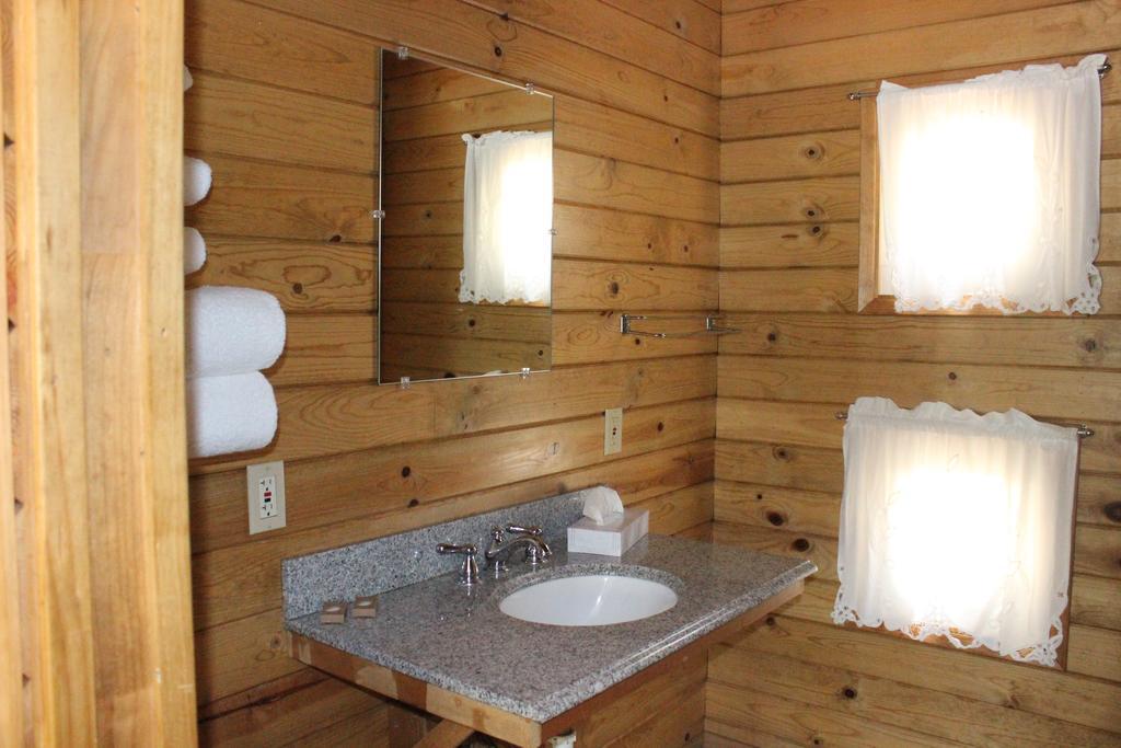 Twin Lakes Resort Μπρίτζπορτ Δωμάτιο φωτογραφία